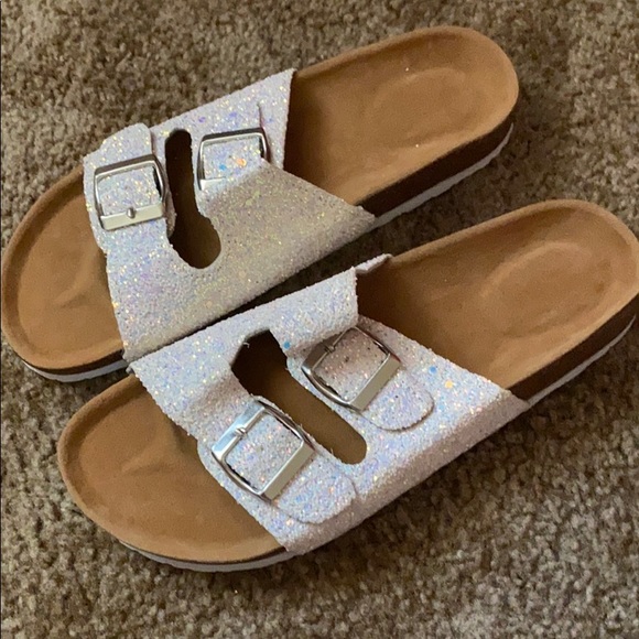 Sandals - Picture 3 of 3